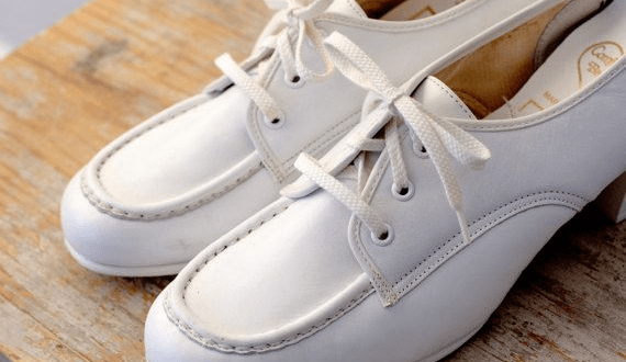 Can nursing shoes have laces