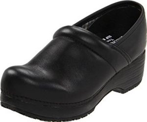 slip-resistant clog