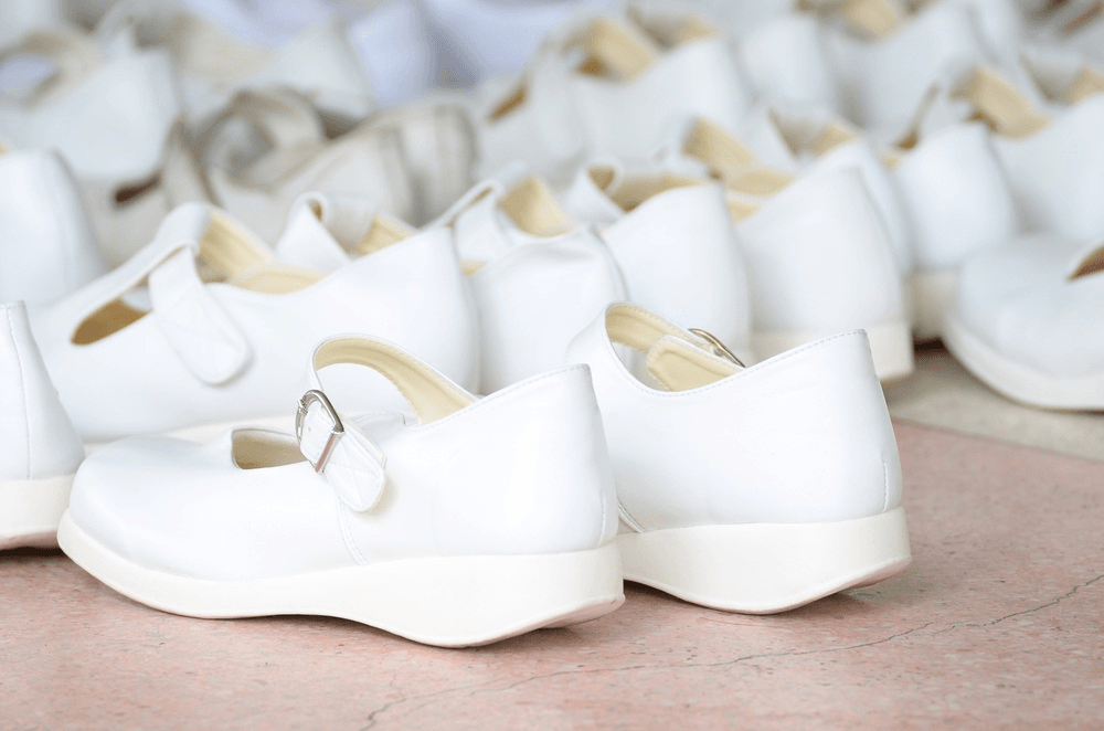 All you need to know about the best nursing shoes for women