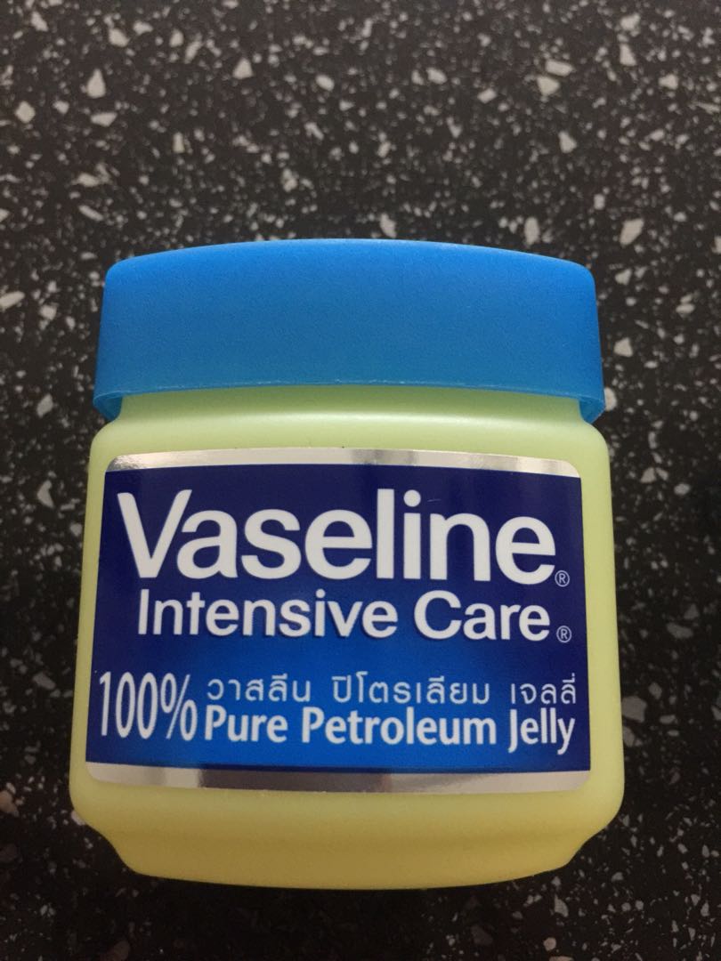 Is Vaseline Good for Dry Feet bestnursingshoe