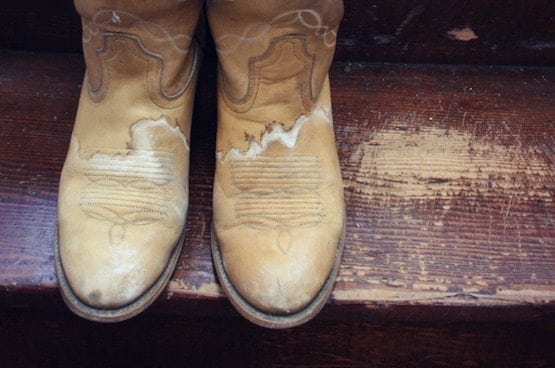how to clean water stains on leather shoes