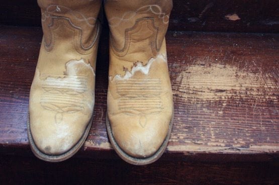 how to get water stains off leather shoes