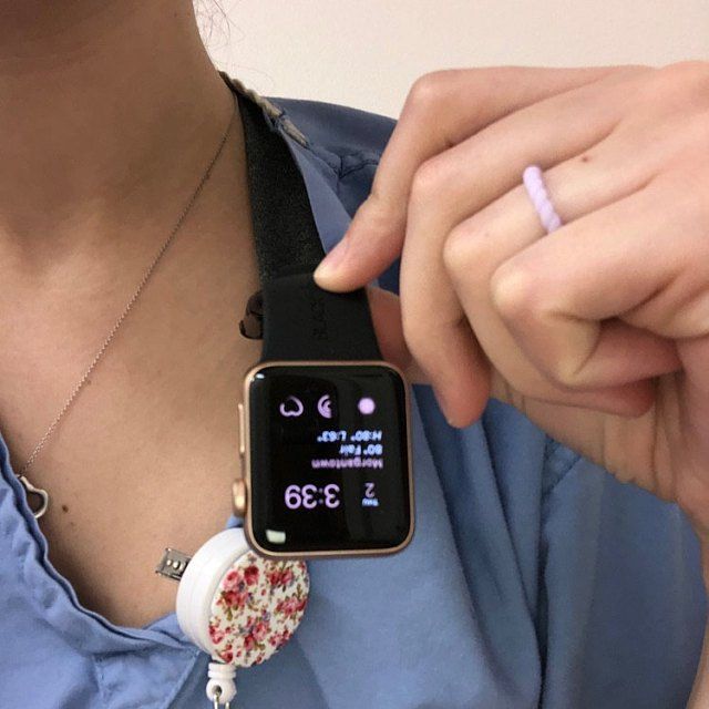 Can Nurses Wear Apple Watches? - bestnursingshoe