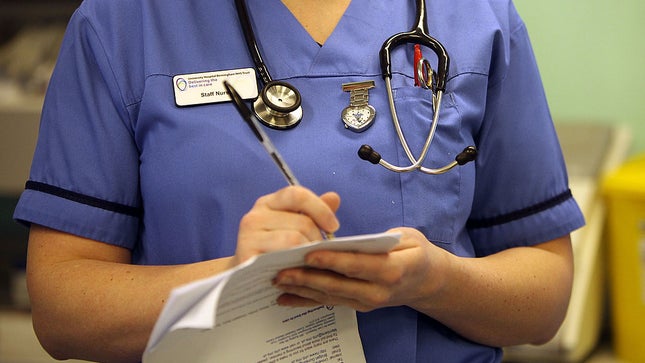 why-are-nurses-underpaid-bestnursingshoe
