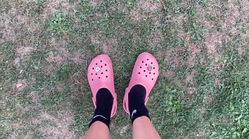 do-you-wear-socks-with-crocs-nursing-trends