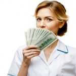 Do male nurses make more money? 